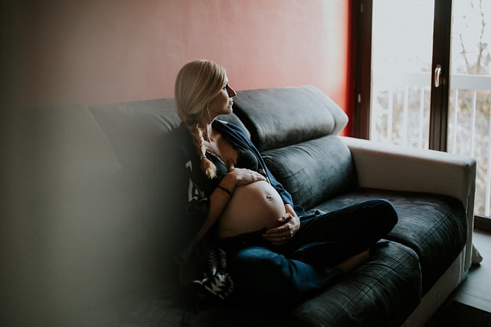 photographe lifestyle grossesse femme enceinte Marseille